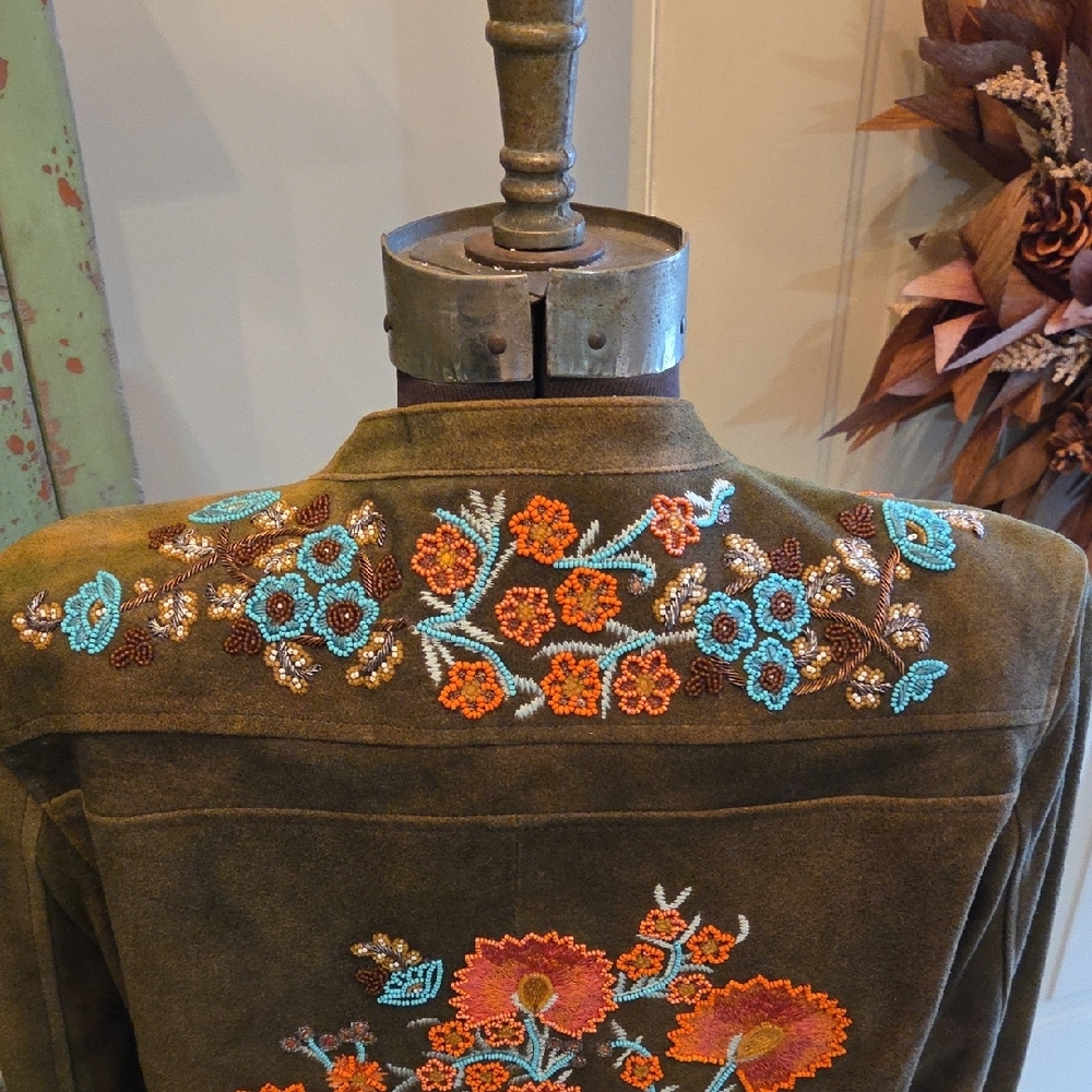 NWOT! Tasha Polizzi Beautiful Suede Jacket w/ Floral Embroidery & Beading - Picture 10 of 13